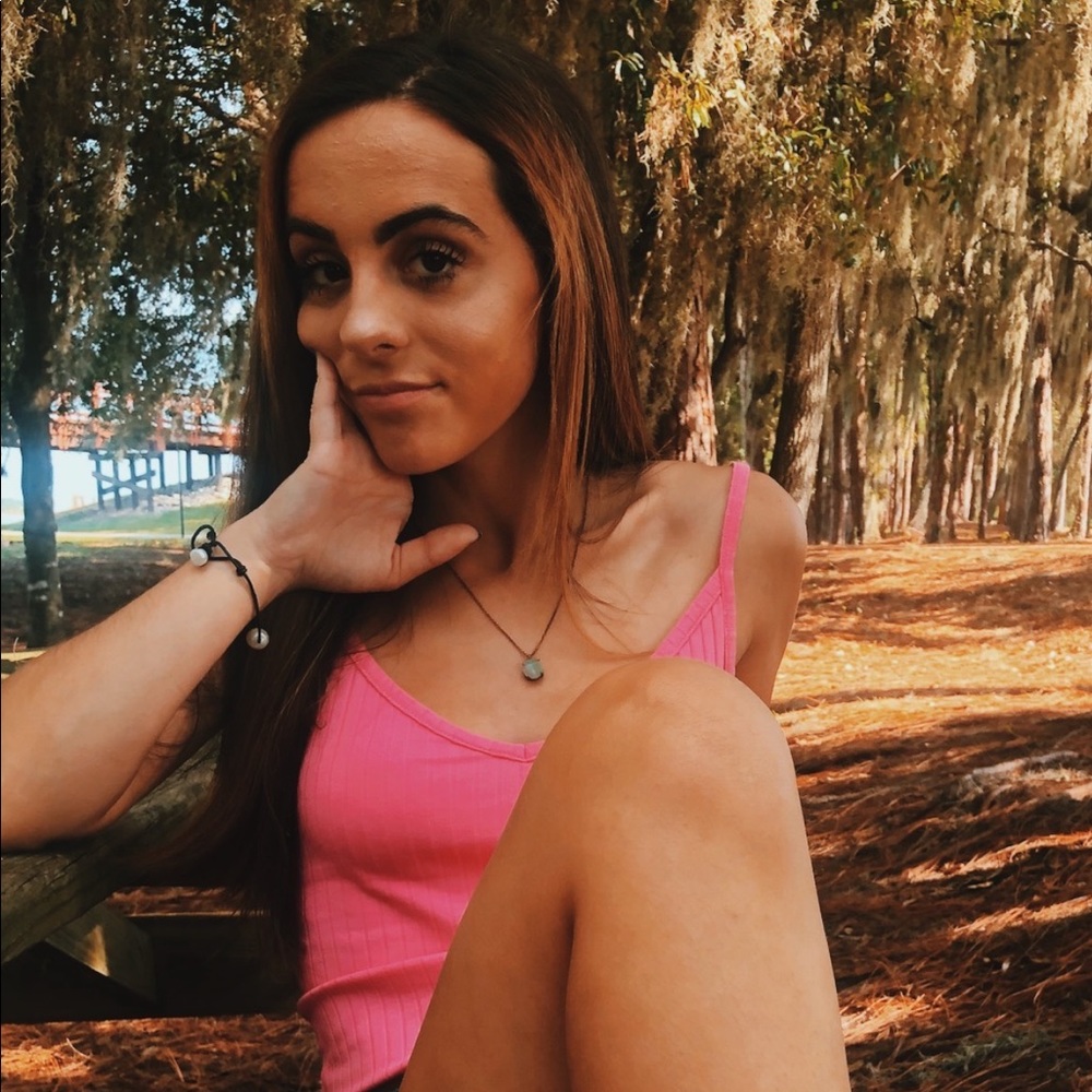 pink crop top